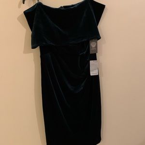 Vince Camuto jade green velvet off shoulder fitted sheath dress NWT